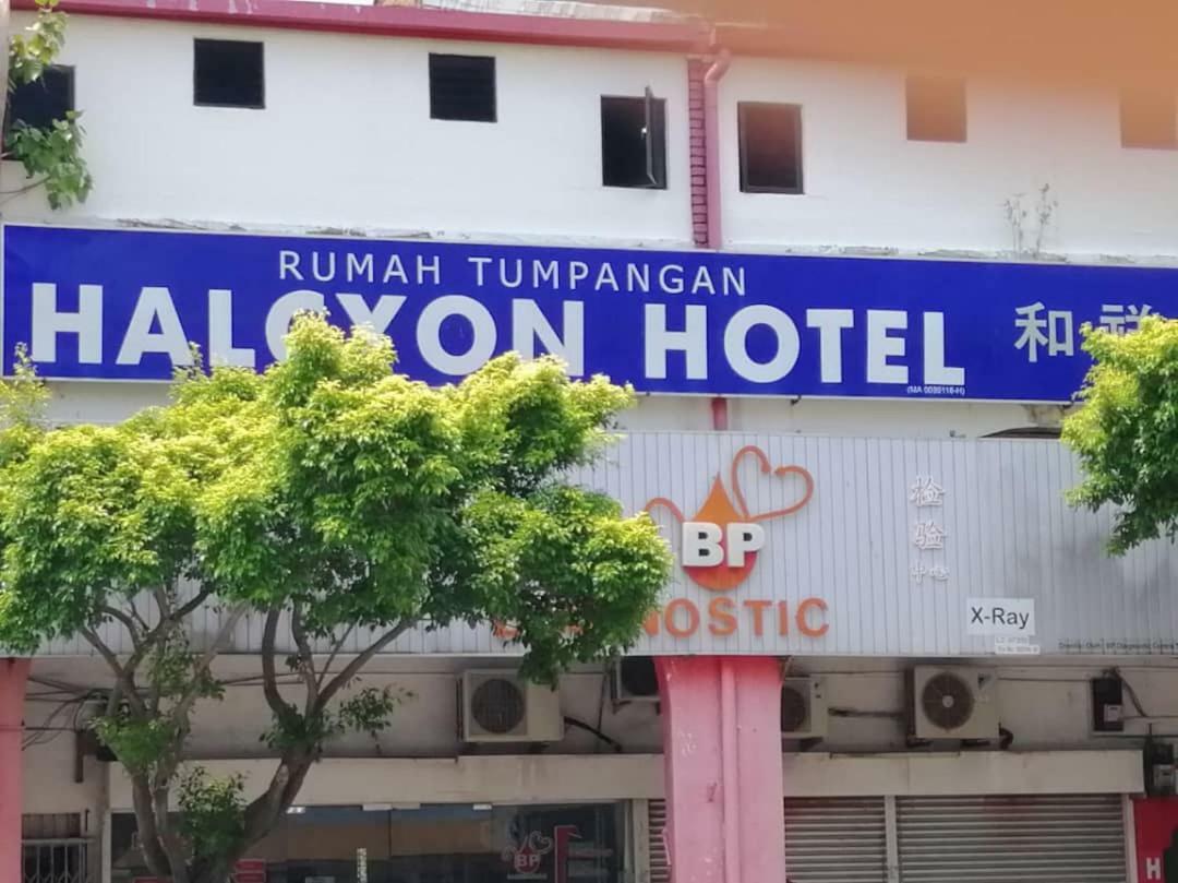 Halcyon Hotel Malacca Exterior photo